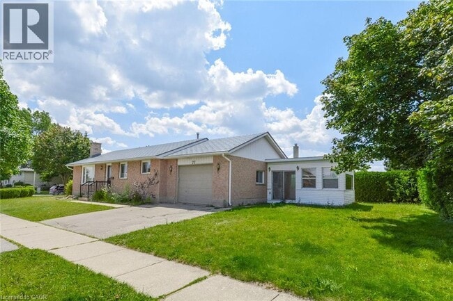 Photo - 77 Wendy Crescent