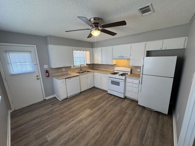Photo - 619-621 Newcastle Drive Unit 619NEWCASTLE