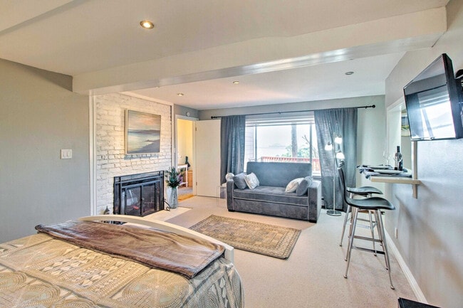 Building Photo - 60 Belvedere Ave Unit ID1305051P