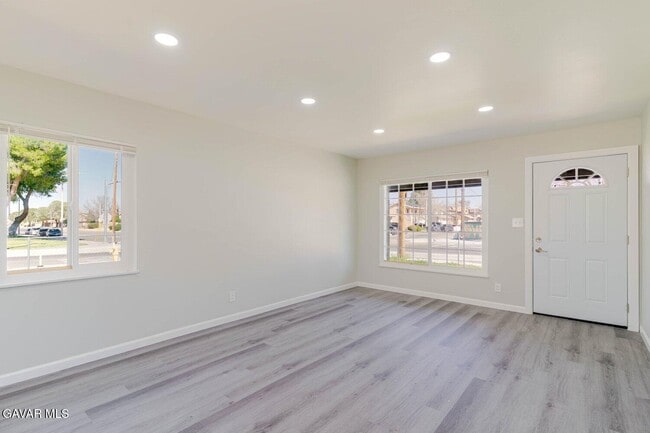 Photo - 44961 5th St