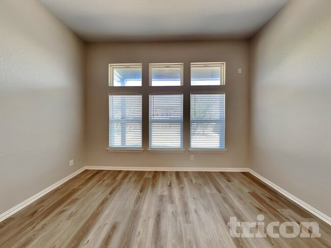 Photo - 7950 Headwaters Trail