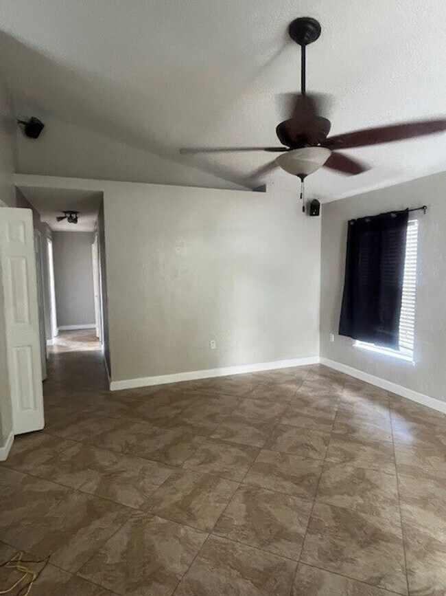 Photo - 3 Bedroom House with Large Back Yard