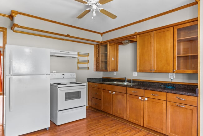 Photo - 1072 N Highland Ave
