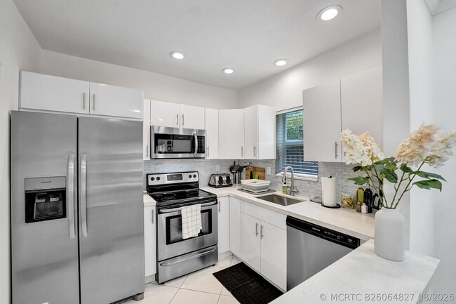 Photo - 1450 N Riverside Dr Unit 103