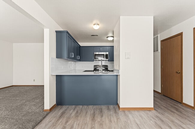 Photo - Meadow Springs Apartments