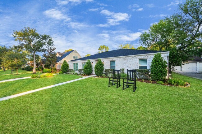 Photo - 12318 Queensbury Ln