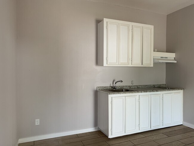 Photo - 3210 N 77 Sunshine Strip Unit 3210 Apt B