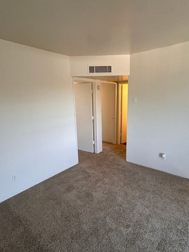 Photo - MOUNTAIN PLAZA