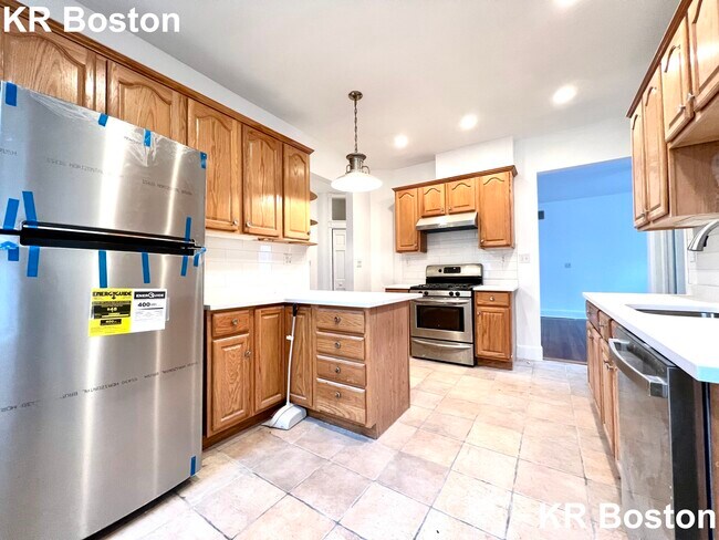 Building Photo - 20 Imrie Rd Unit 2 Rental