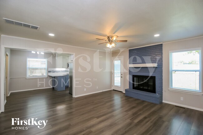 Photo - 743 Nancy Lynn Terrace