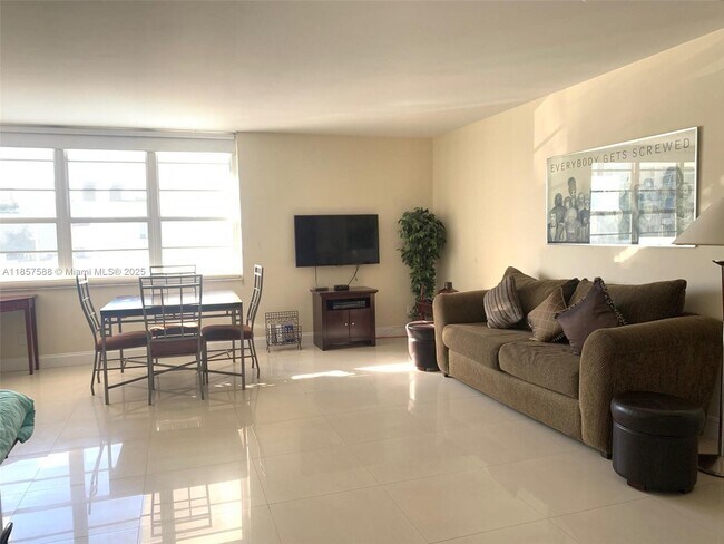 Building Photo - 100 Lincoln Rd Unit 316 Rental