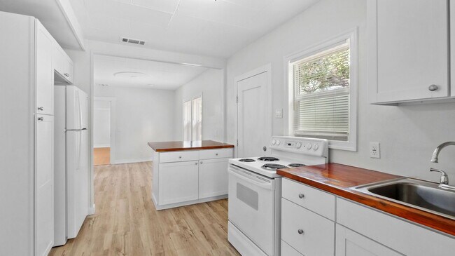 Photo - 2026 22nd St S