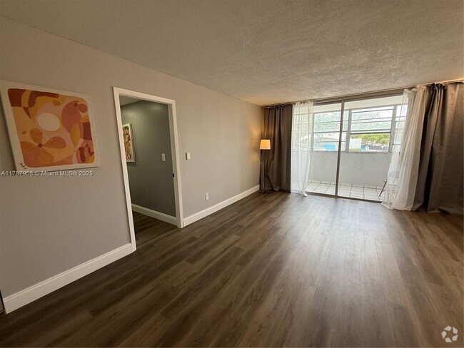 Building Photo - 16450 Miami Dr Unit 201 Rental