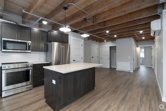 3 habitaciones, 2 baños, 130 metros cuadrados, comedor - 6960 SW Canyon Rd Unidad C