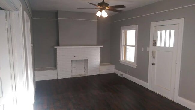 Building Photo - 115 N Covell Ave Unit 1