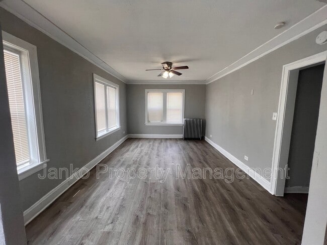 Photo - 9453 S Loomis St