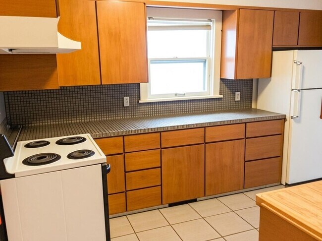 Photo - 630 S Whitcomb St Unit 630 S Whitcomb St