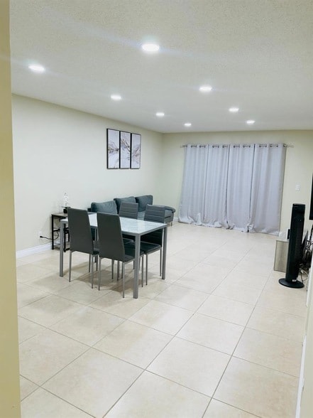 Photo - 5545 W Lakewood Cir Unit 425