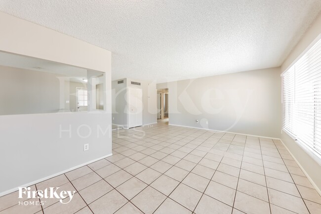 Photo - 14016 N 33rd Dr