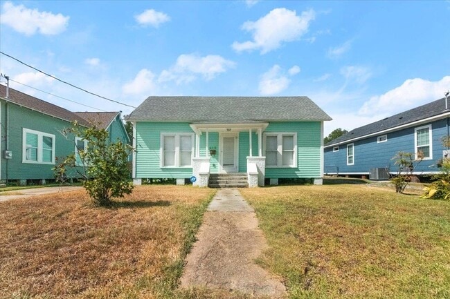 Building Photo - 615 Cleveland St Rental