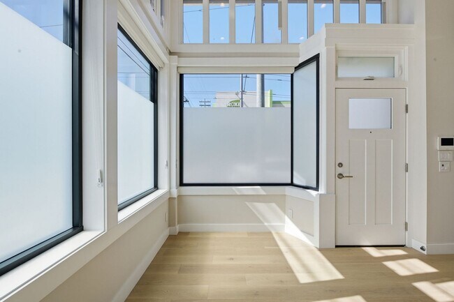 Photo - 1498 9th Ave