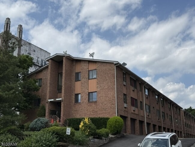 Building Photo - 159 Franklin St