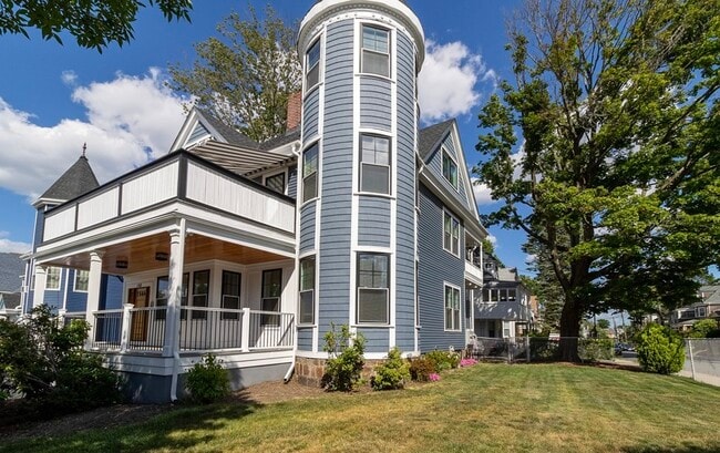 Building Photo - 168 Humboldt Ave Unit 1