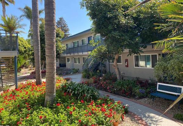 Chateau Woodland Manor - Chateau Woodland Manor Apartments
