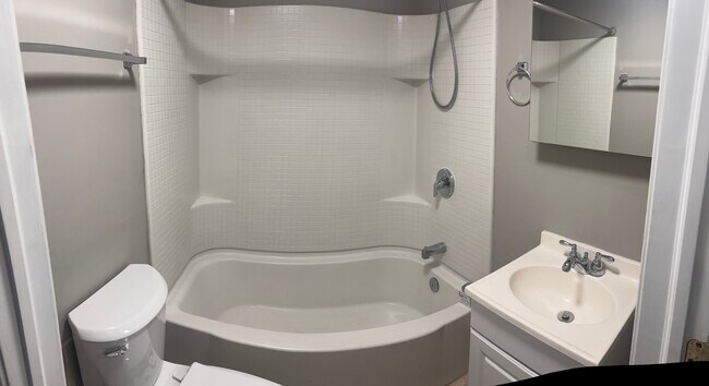 16 E Union Blvd Unit 1