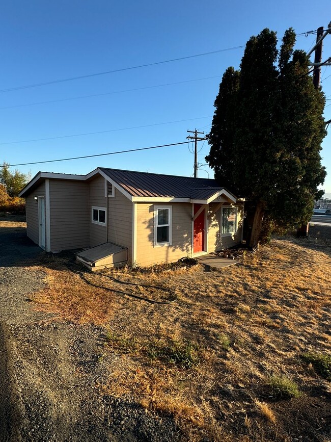 2308 Butterfield Rd