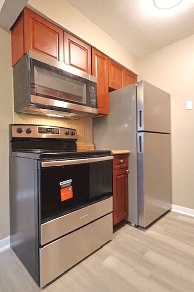 Photo - 3021 Pestalozzi St Unit 105