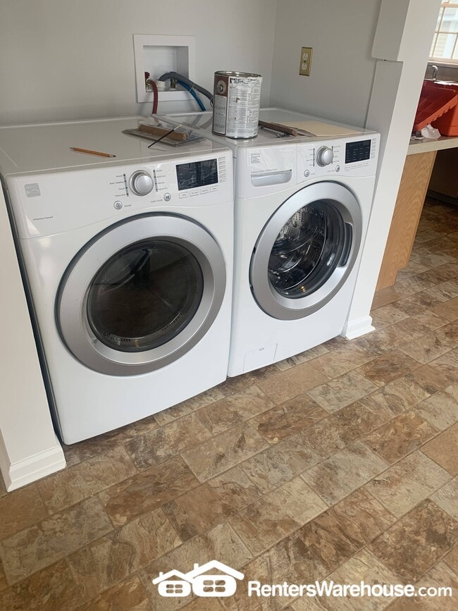 Photo - 304 Magothy Rd