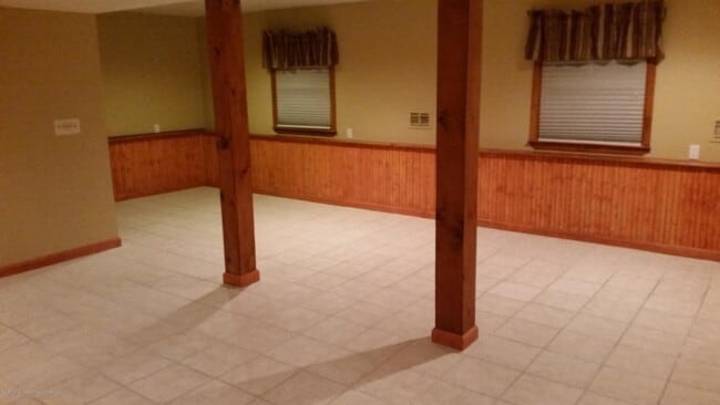 Photo - 744 Spray Ave