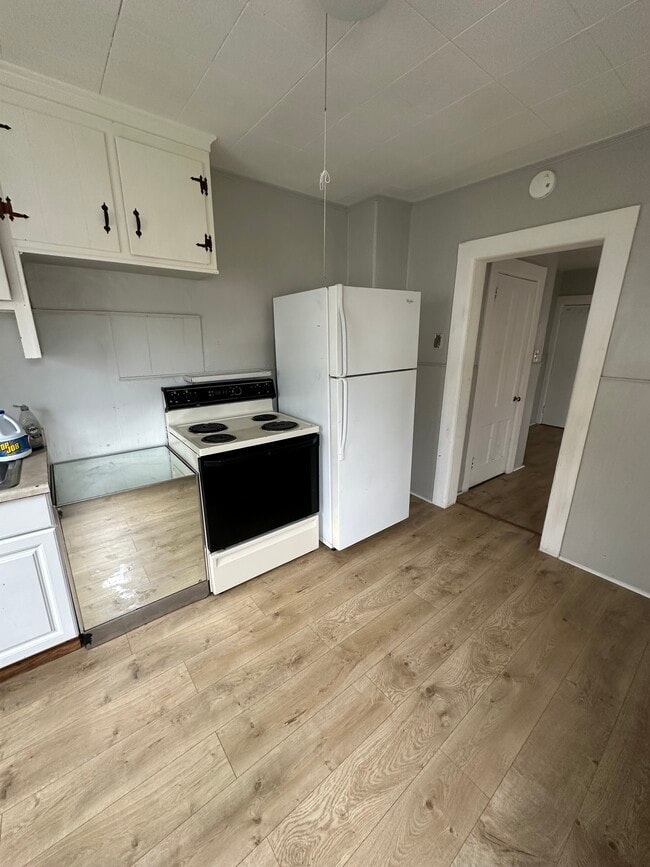Building Photo - 17 Cottage Green Unit 15 Rental