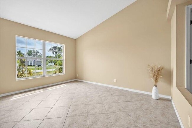 Photo - 1355 SW Porter Rd