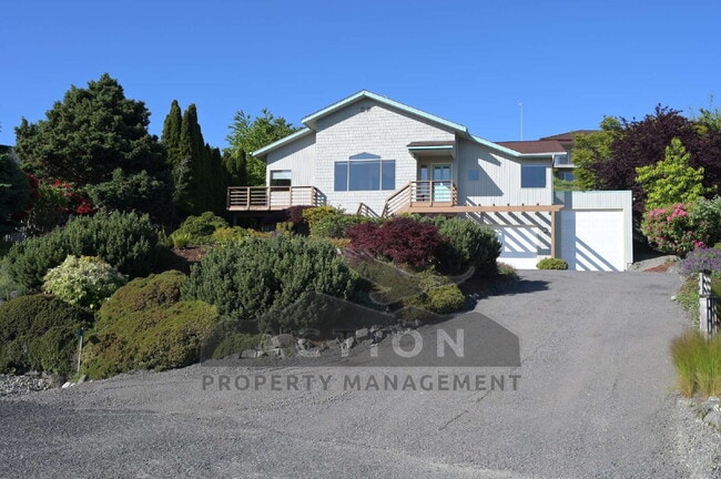 Building Photo - 2 bed 2.5 bath home in Dungeness Heights, Sequim