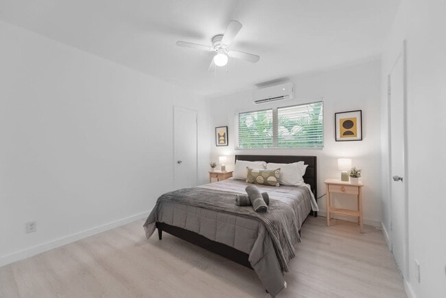 Building Photo - 515 NE 82nd St Rental