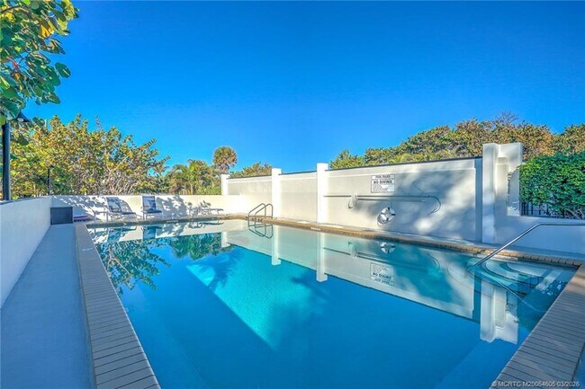 Photo - 1289 NE Ocean Blvd Unidad 4