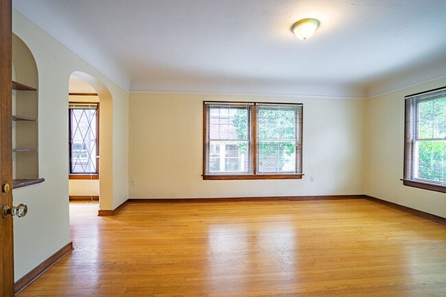 Photo - Crest Apartments