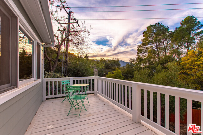 Building Photo - 21175 Colina Dr Rental