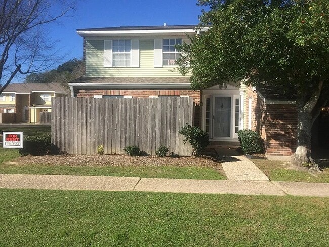 Building Photo - 200 Lodge Dr Unit 801