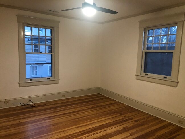 Apto. D Sala de estar - 1212 Brookstown Ave Unidad D