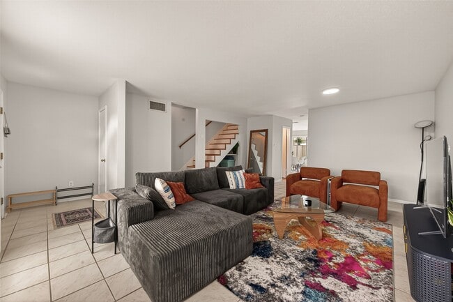 Photo - 6404 Burgoyne Rd Unidad 159