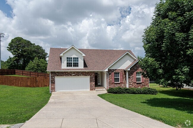 Building Photo - Pet Friendly Ranch with Bonus! Rental