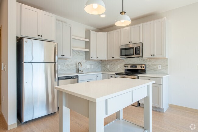 0BR, 1BA - 713SF