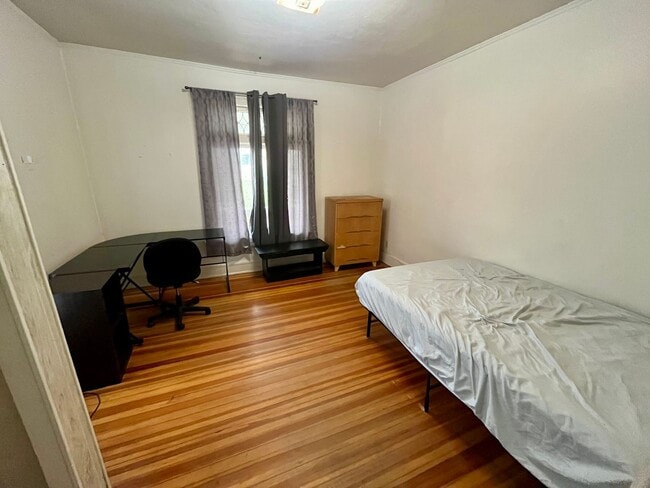 50 Schiller St