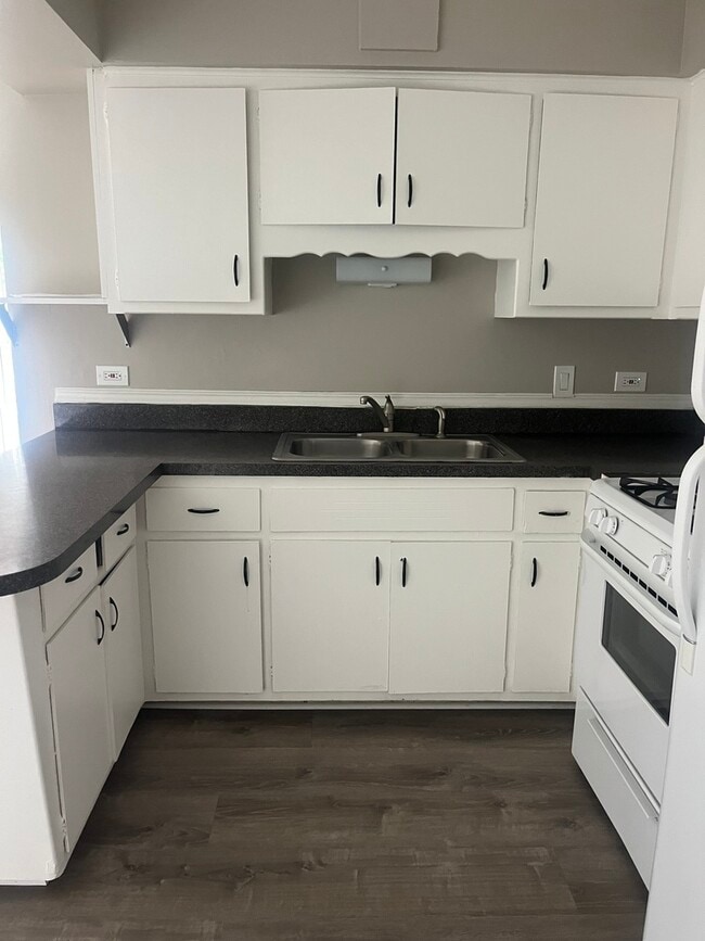 Photo - 5818 W 107th St Unit 8