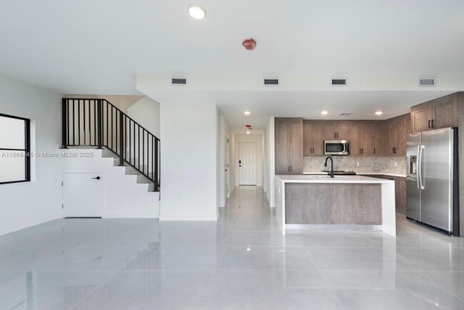 Photo - 1350 NW 1st St