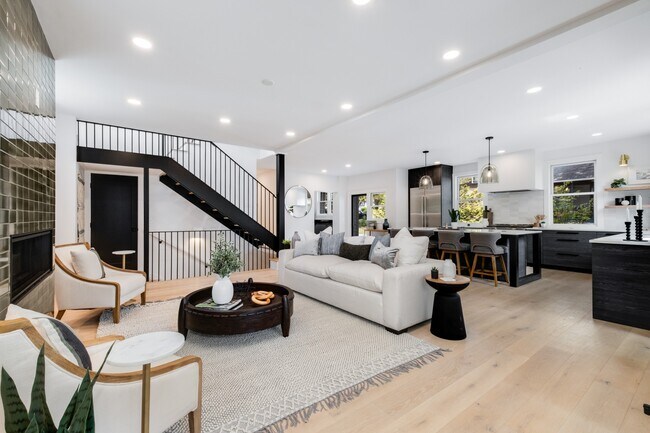 Photo - 1101 Paris Ave