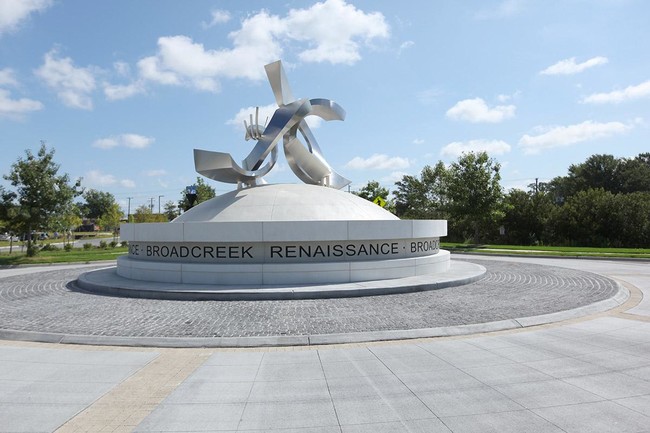 Photo - Broadcreek Renaissance